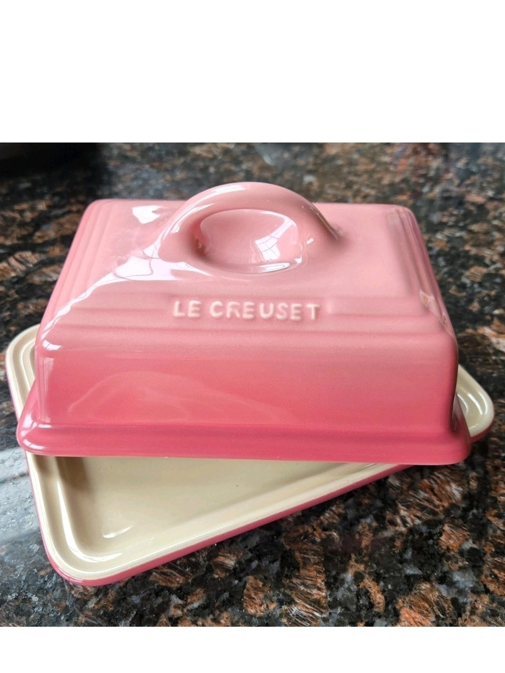 Le Creuset Stoneware Covered Butter Dish  Rose Quartz New